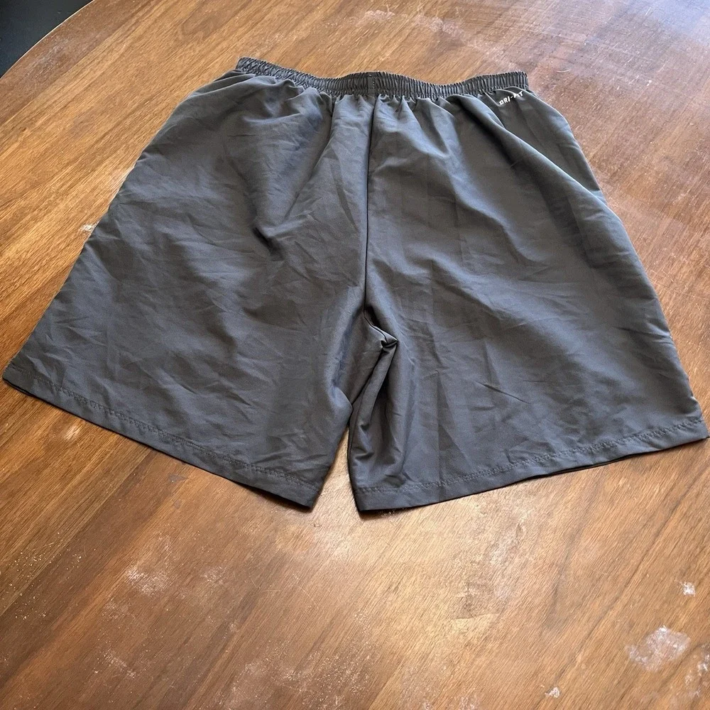 Nike Dri-FIT Challenger Running Shorts Mens M Gray 7